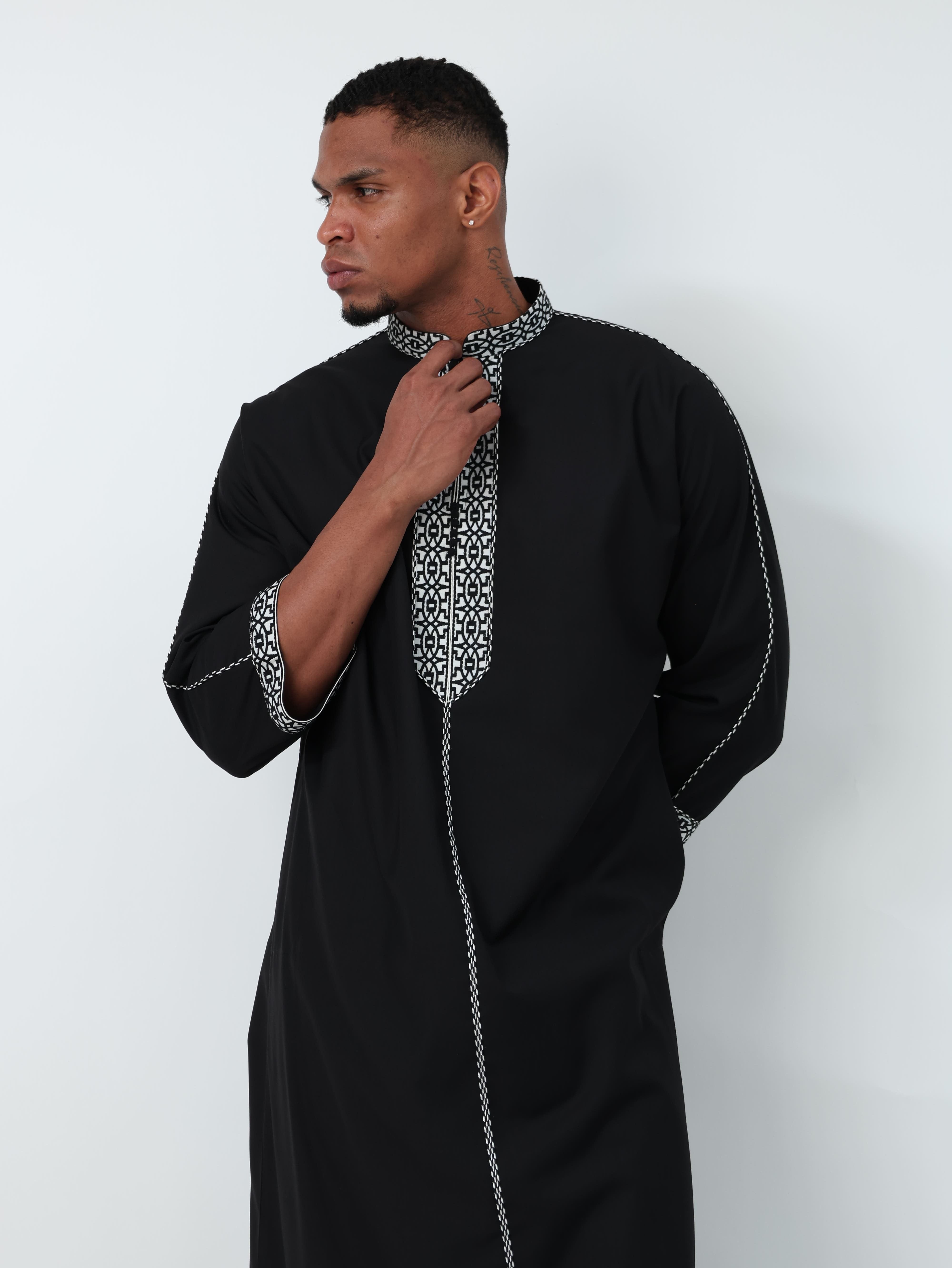 Onyx Moroccan Thobe image 10